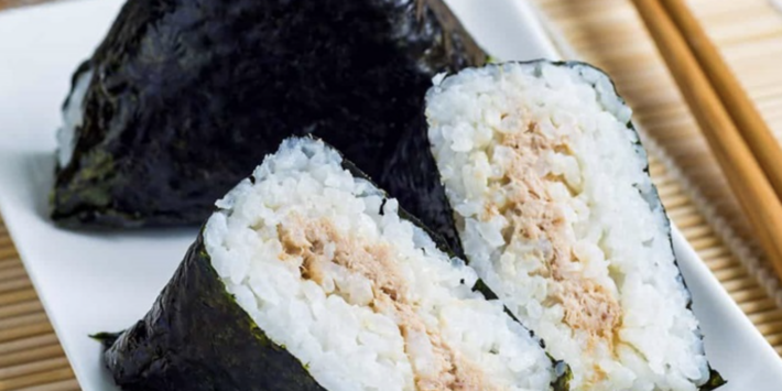 Andesu Culinária Coreana – Kimbap Triângular de R$12,00 por R$10,80 – Top Ofertas